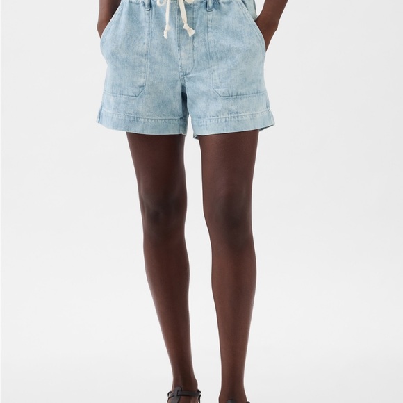 Gap women’s easy denim shorts in light indigo- new without tags! XS petite - Picture 2 of 16